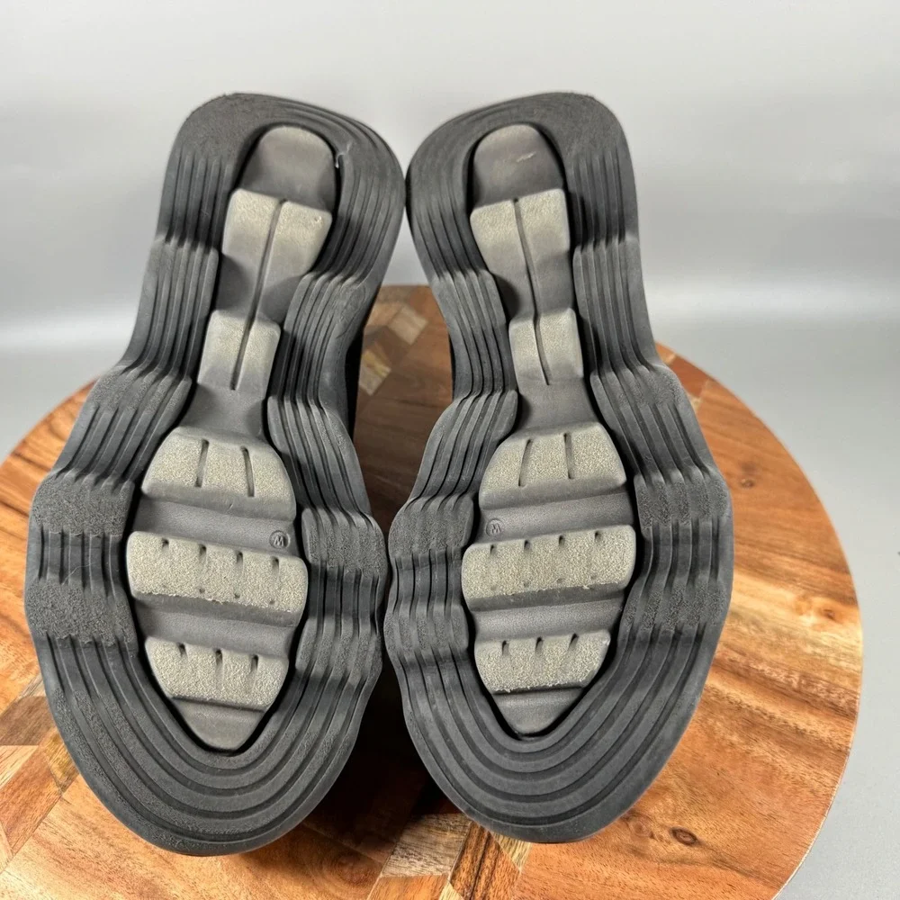 Skechers good used